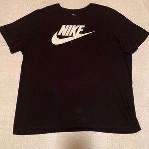 Men’s Nike shirt